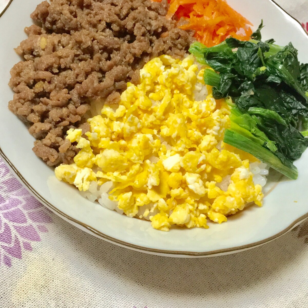 子供も大好き そぼろ丼 レシピ 作り方 By Mmnkms22 楽天レシピ 子供も大好き そぼろ丼 レシピ 作り方 By Mmnkms22 楽天レシピ